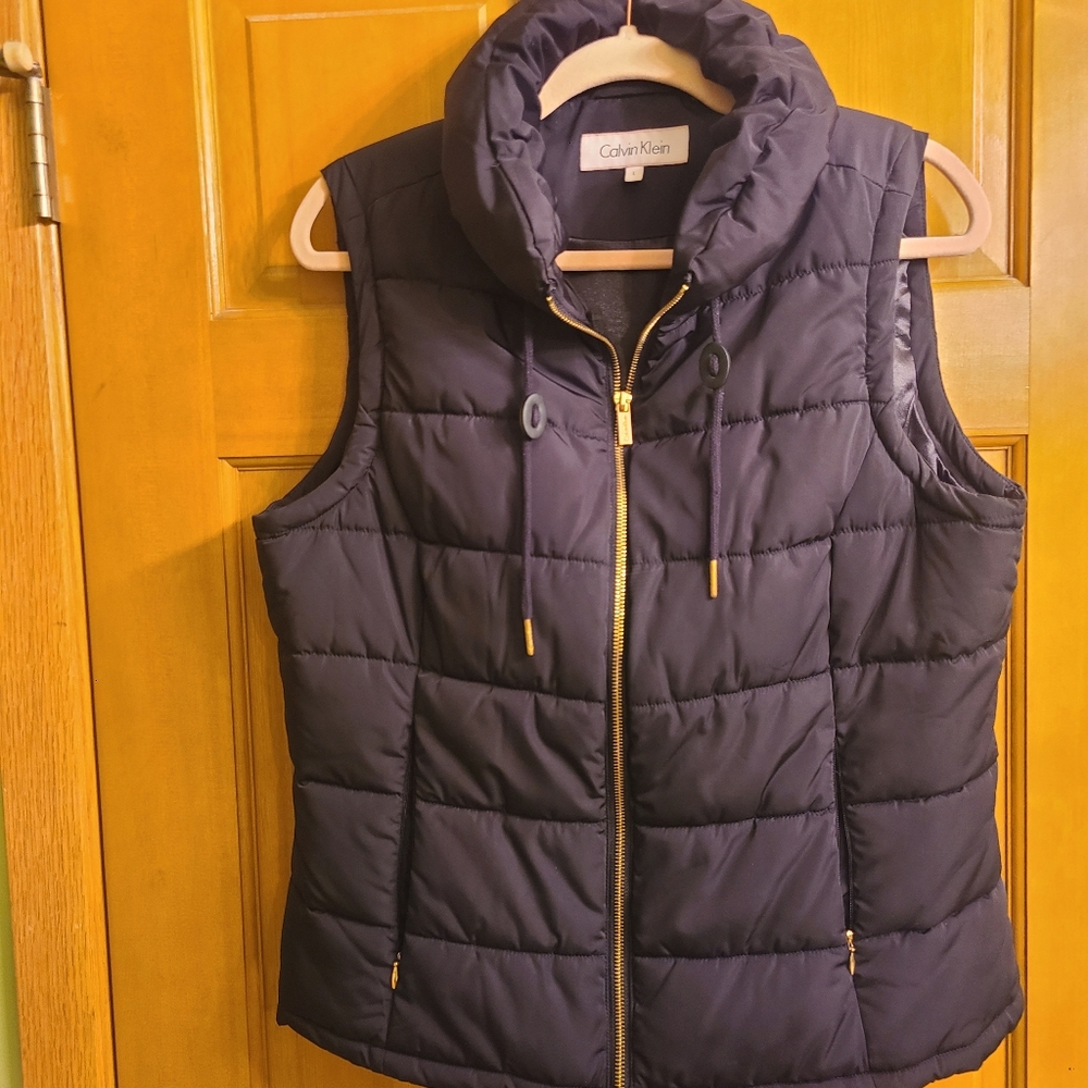 Calvin Klein Women's Size Large Black Puffer Vest